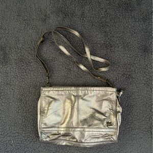 The Sak purse silver‎ metallic crossbody demi clutch maximalist bag leather